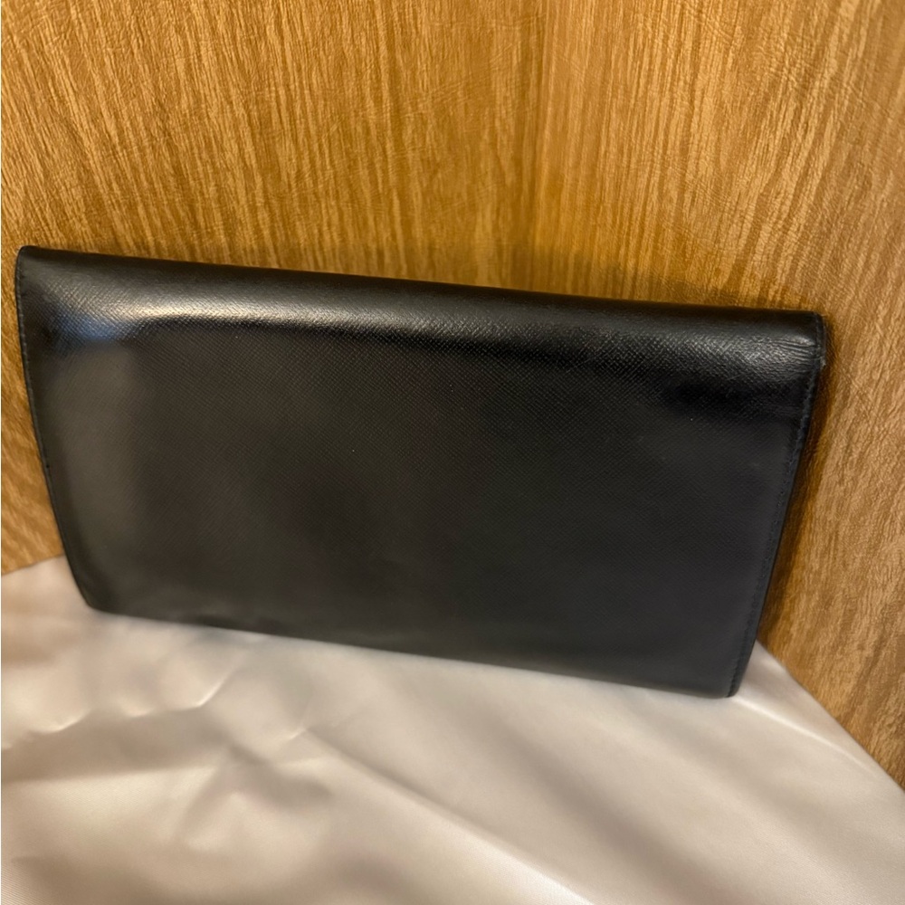 Ferragamo Black Saffiano Leather Continental Wallet – Moderate Wear - Picture 2 of 12